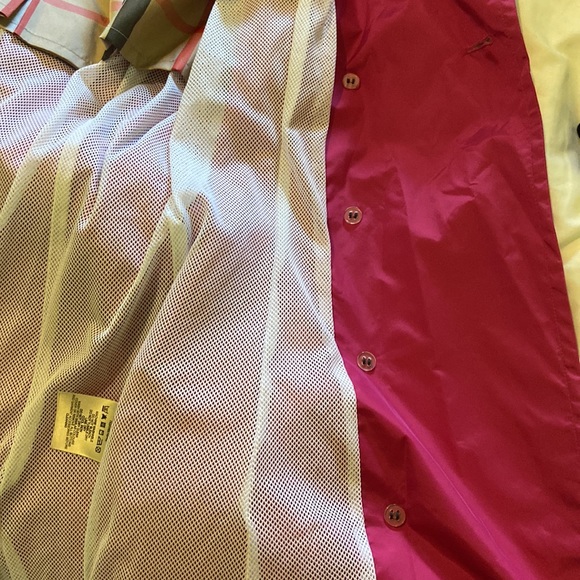 Burberry magenta rain coat - Picture 17 of 17